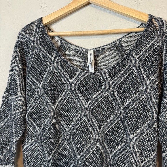 Aeropostale Navy Blue White Open Knit Sweater 3/4 Sleeve Scoop Neck Size Medium - Picture 2 of 9